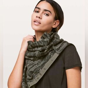 Lululemon Vinyasa Scarf